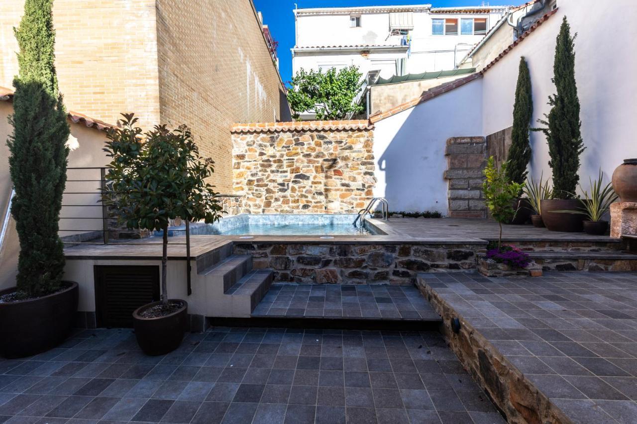 Apartamentos Turisticos De La Bernarda Caces 外观 照片