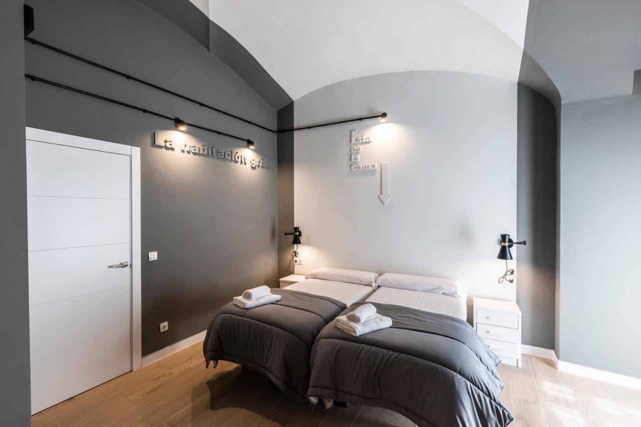 Apartamentos Turisticos De La Bernarda Caces 外观 照片