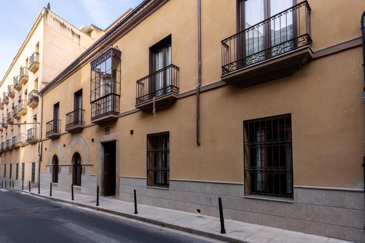 Apartamentos Turisticos De La Bernarda Caces 外观 照片