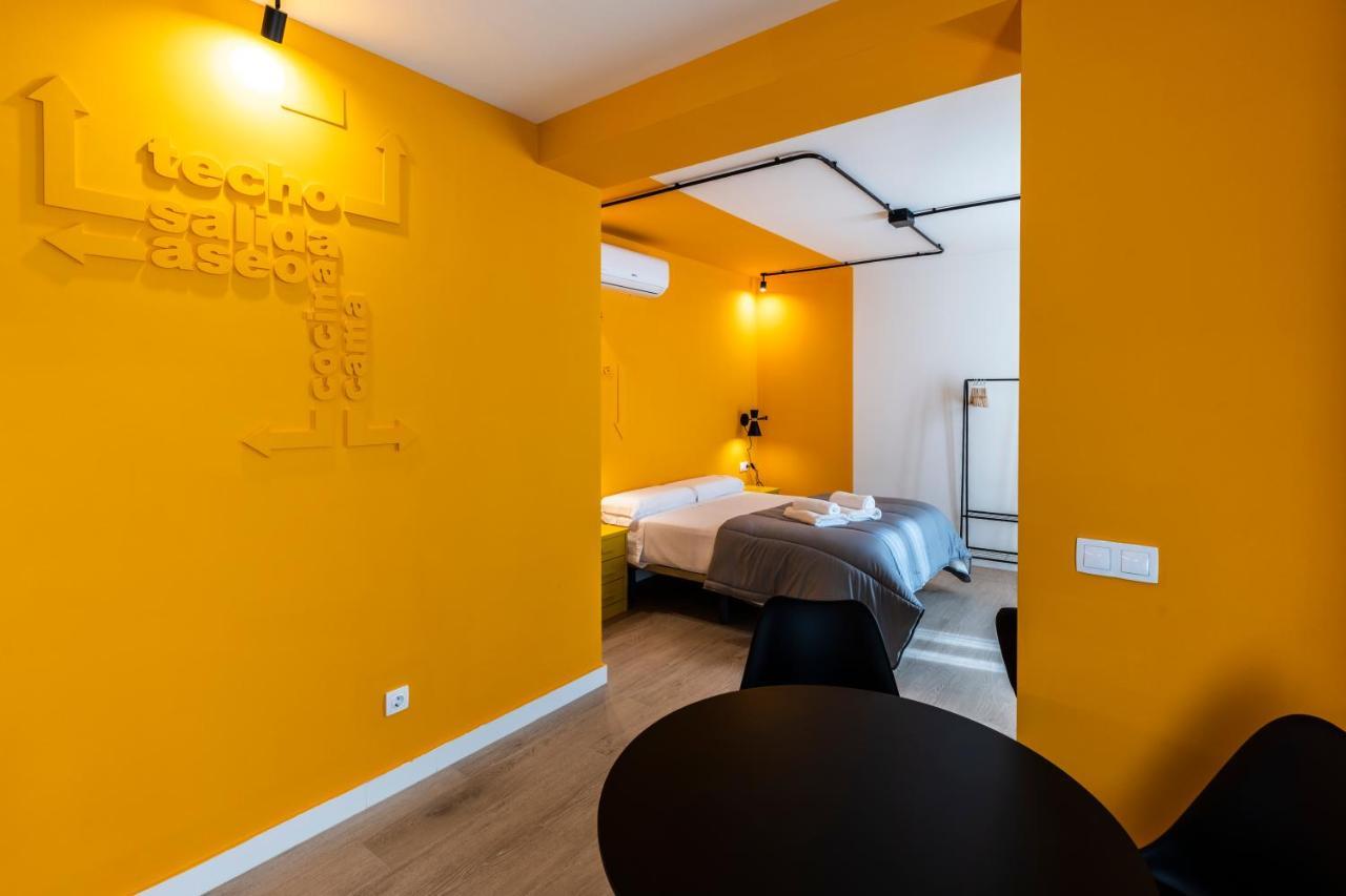 Apartamentos Turisticos De La Bernarda Caces 外观 照片