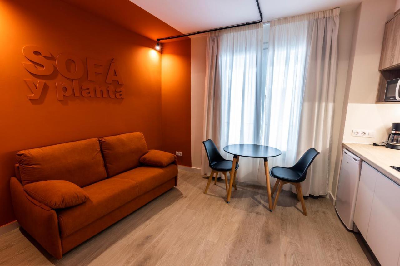Apartamentos Turisticos De La Bernarda Caces 外观 照片