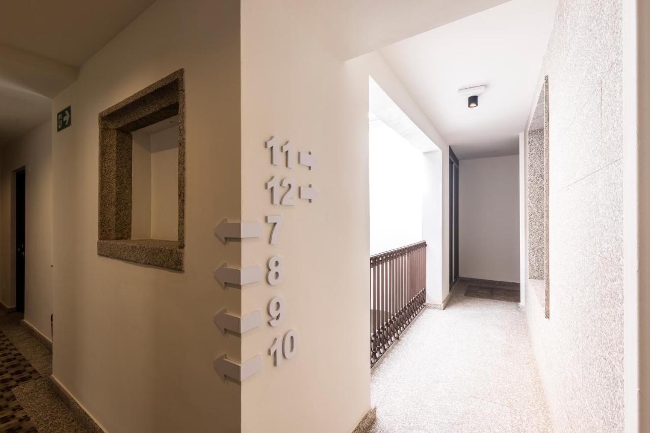 Apartamentos Turisticos De La Bernarda Caces 外观 照片