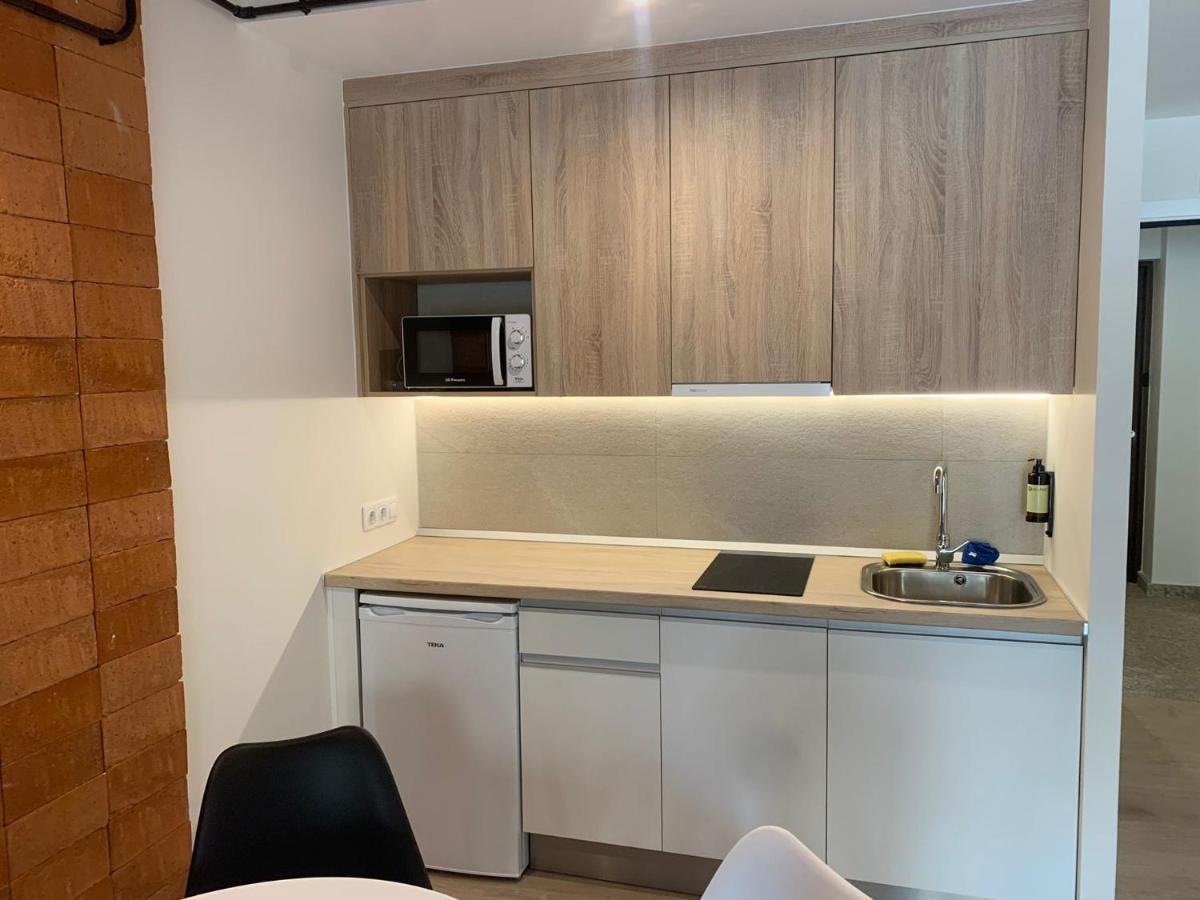 Apartamentos Turisticos De La Bernarda Caces 外观 照片