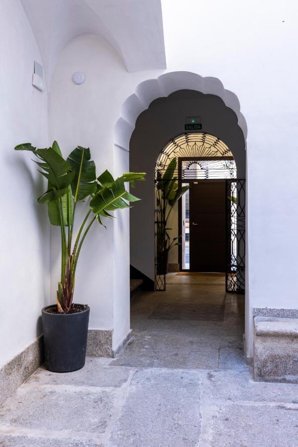 Apartamentos Turisticos De La Bernarda Caces 外观 照片